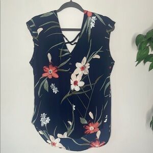 Dynamite Floral Navy Women's Top